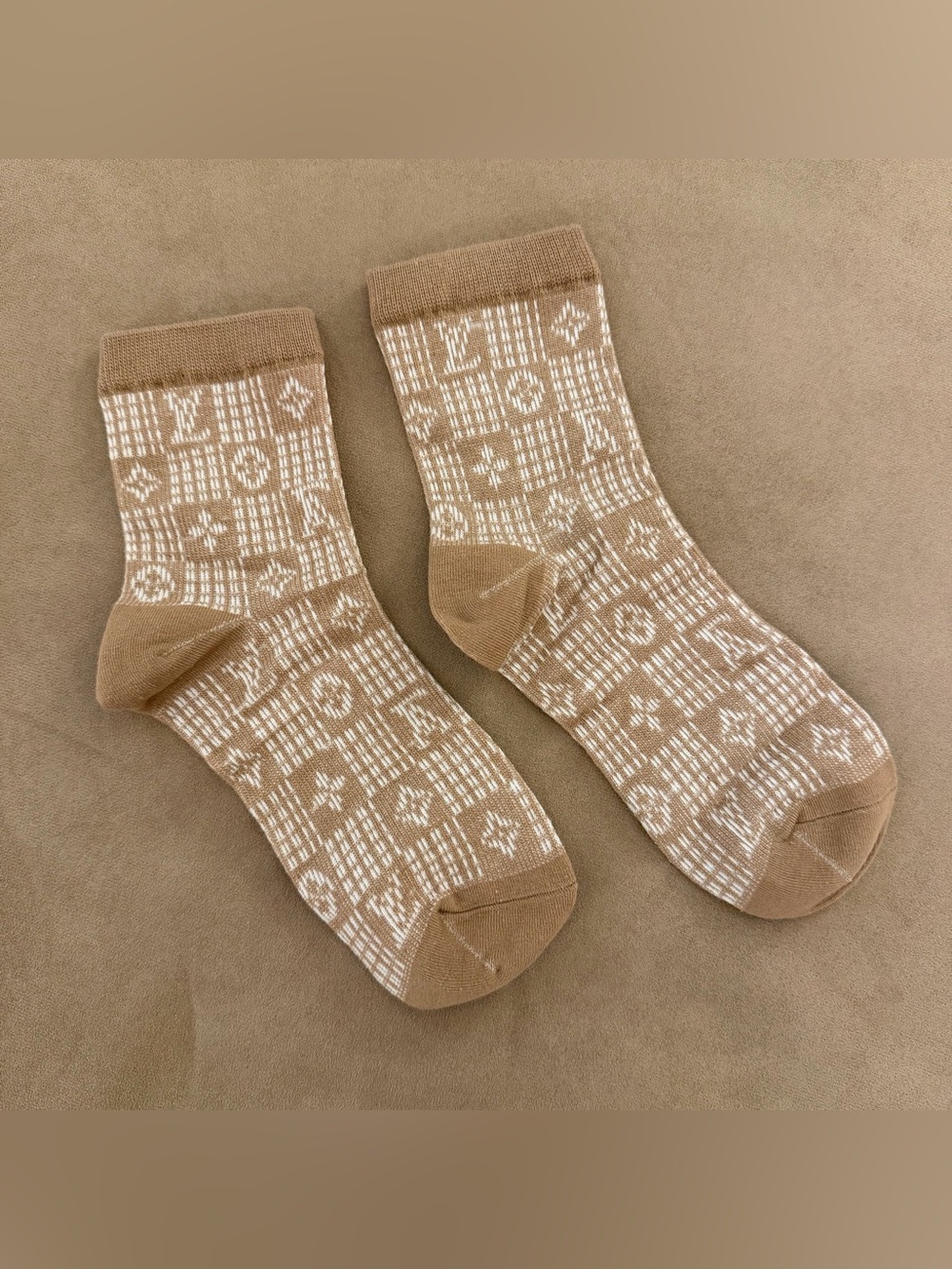Designer Logo Pattern Knit Socks - Biscuit / Taupe Clair